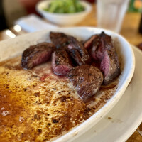 カルネジーオ イースト - 