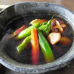 そば切り 百夜月 - 素揚げ野菜の入ったお出汁