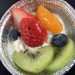 ホックベーカリー - 季節のフルーツプリン　324円