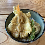 まえ弥ま - 小ぶりな天丼