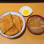 とんかつ太郎 - 4枚カツ丼970円＋なめこ汁160円