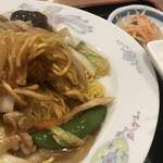 中華料理 豊楽園 - 麺アップ