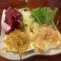 いけす鶴八 新栄店 - 豆腐と水菜のサラダ