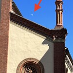 Antica Pasticceria Castino - 午後二時なのに上弦の月がハッキリ見えるくらい空気が澄んでいる