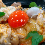 広島佐伯カントリー倶楽部 レストラン - 料理写真:熟成鶏と向原赤卵の親子丼