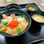 広島佐伯カントリー倶楽部 レストラン - 熟成鶏と向原赤卵の親子丼