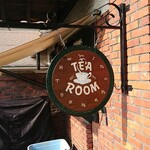 マザーグース - 店頭左側 吊り看板 TEA ROOM
