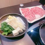 Sukiyaki shabu shabu kaiseki ryouri azuki - 