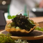 IZA - キャビアのタルトアップ