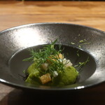 IZA - 人肌タコのグリーンピースピューレ仕立て