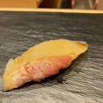 Manten Zushi - 握り　真鯛