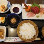 Ue Matsu Sakura Zushi - 刺身定食