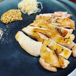 Kanzen Koshitsu Nikuto Wainno Kunsei Izakaya Kunseikoubou - 鶏もも肉の燻製