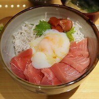 和み酒 仁 - 生黒鮪しらす丼(1,100円)