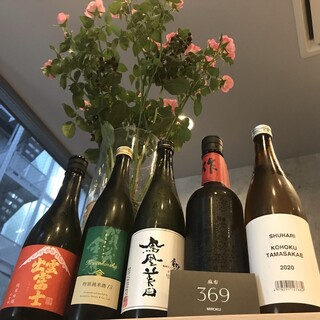 姉妹店から厳選された日本酒とワイン