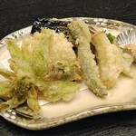 お食事処 多七 - 山菜天ぷら　（こごみ、たらの芽、ふきのとう、竹の子）　770円