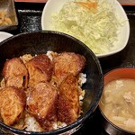 矢場とん - 味噌ひれカツ丼＋豚汁