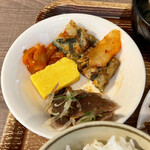 ラ・ジェント・ステイ - イカキムチ、キムチチヂミ、卵焼き、カツオたたき