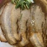 徳島ラーメン 麺王 - 脂身もまた美味