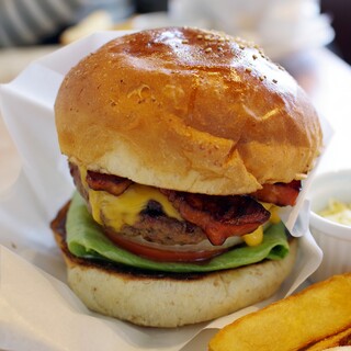 THE BURGER STAND FELLOWS_2