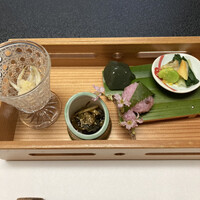 京料理 立神 - ■八寸
                　桜餅 蓬豆腐 茎若芽伽羅煮
                　公魚南蛮漬け
                　蚕豆蜜煮煎玉 青柳酢味噌掛