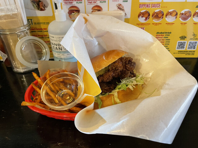 \"MONICHIKI HOUSE\" Bear モニチキ MONICHIKI HOUSE】MonyHorseが仕掛ける人気店！美味すぎるチキン