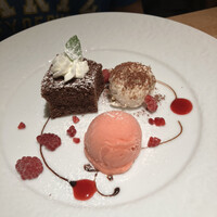 Osteria UVA RARA 横浜 - 