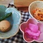 Yummy Mammy - 里芋とインゲン、ニンジンとツナ和え、桜大根