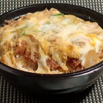 Nishiya - 大振りの三元豚使用のカツ丼