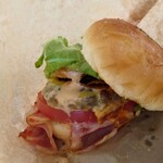 Tumbleweed burgers cafe 本店 - ベーコンチーズバーガー