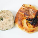 カミバン - 【2022.04】よもぎあんぱん(税込300円)、春のマスカルポーネのぱん(340円)