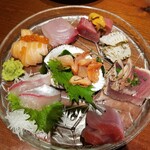 丸秀鮮魚店 - 金目、さば、サーモン、カンパチ、クエ、赤貝、かつお、まぐろ　贅沢盛り