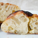 カミバン - 【2022.04】春のマスカルポーネのぱん(340円)カット断面