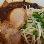 麺家 たか志 - チャーシューとモヤシ、ネギ！相性良し！