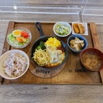 SUNDAY - 料理写真:本日のランチ