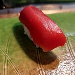 てっちゃん寿司 - 赤みの美しさ。やはりこれはお寿司屋じゃないと提供されない質の良さ。