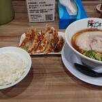 ラー麺 陽はまた昇る - 餃子10個にごはんと醤油ラーメン大盛