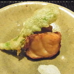 神楽坂 石かわ - たらの芽とえび芋とクエの揚げ物