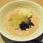 神楽坂 石かわ - りんごの蜜煮とりんごのシャーベット、黒蜜ゼリーをシナモンソースで