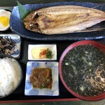 藍ヶ江水産 地魚干物食堂 - 飛魚のくさや定食