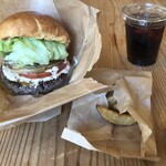 ビトウィーン ザ ブレッド - 