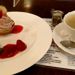 UCCカフェプラザ - 料理写真:カップとソーサーが、ナルミ