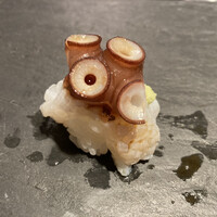 希凛 西店 - たい
                    本マグロ
                    ホタテ
                    ※たこ
                    たちうお
                    さわら
                    蒸しあなご
                    マグロ 中トロ
                    焼きあなご
                    うに（根室）