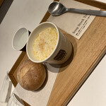 Soup Stock Tokyo - 石窯パンと桜エビのクリームスープ（＾∇＾）