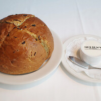 Morton's The Steakhouse 丸の内 - オニオンブレッドとホイップバター