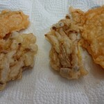 小糸うどん - 天ぷら(カボチャとかき揚げ)シェアしました。