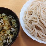 小糸うどん - うどんにつけ汁(薬味は入っていませんでした)