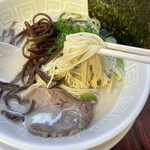 Hakata Tenjin - 麺は極細ではない