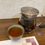 創作中華 清の - ツレは中国茶ホット　美味しいし、たっぷり飲めるのでいい