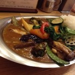 カレーの店 プーさん - 野菜アサリのプチ、辛さ５、食後はアイスで1650円。アサリは＋500円ですね。